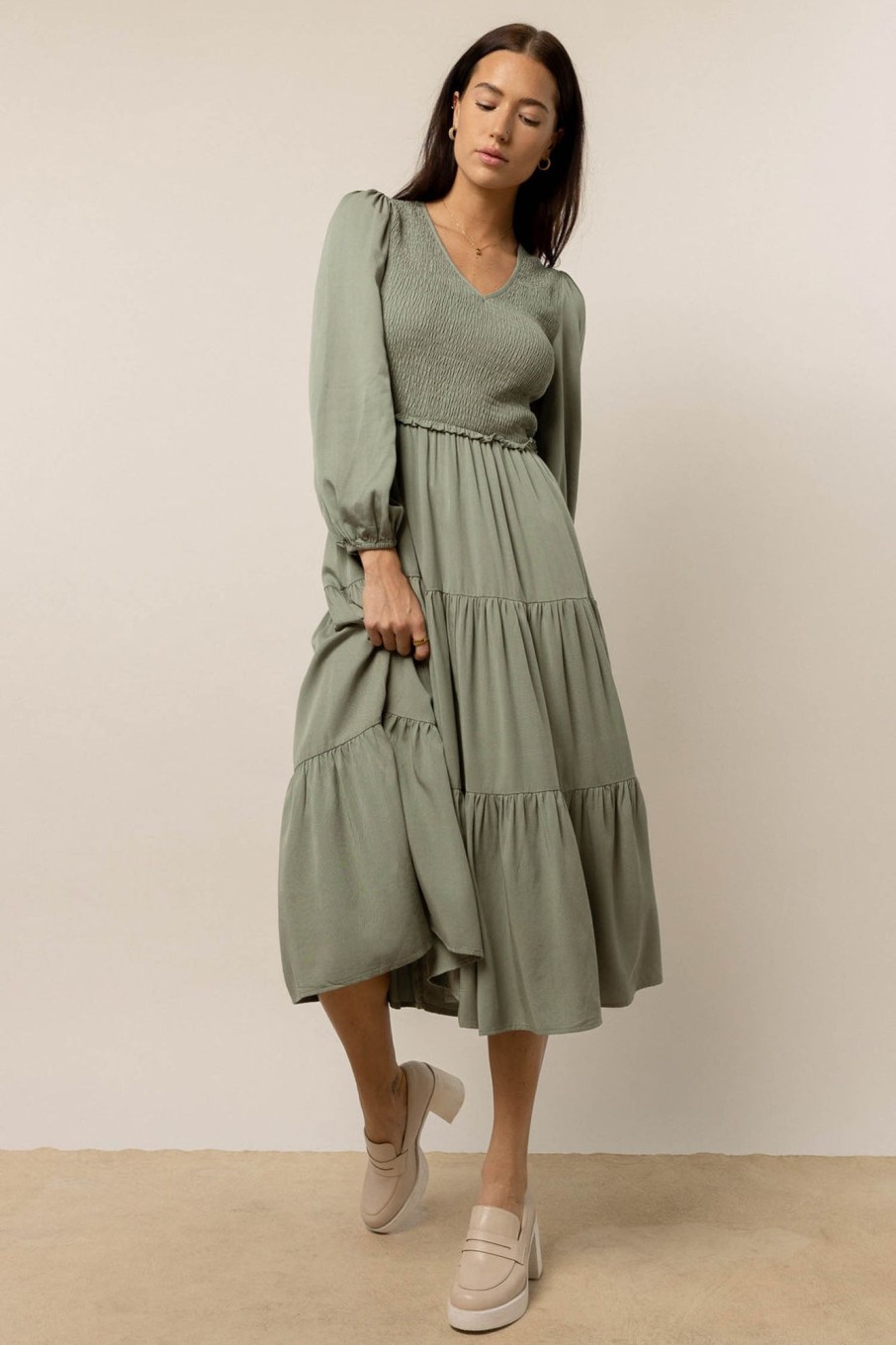 Clothing böhme | Smocked Tiered Midi Dress In Sage